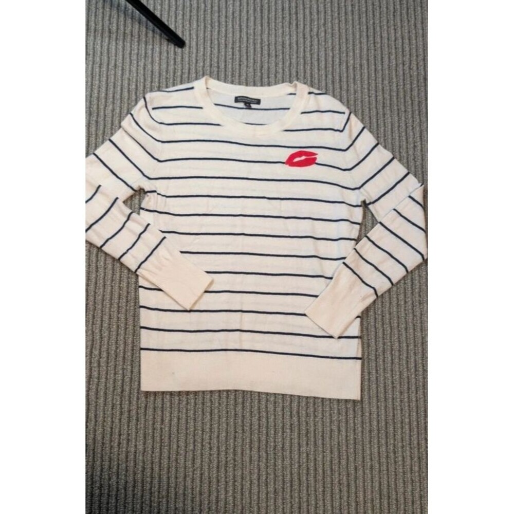 Banana Republic striped lipstick-kiss sweater size Medium